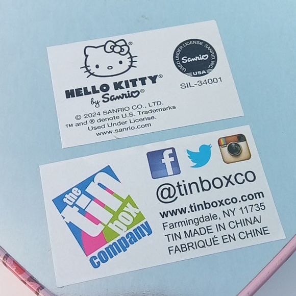 Hello Kitty Heart Shaped Tin - Picture 8 of 16